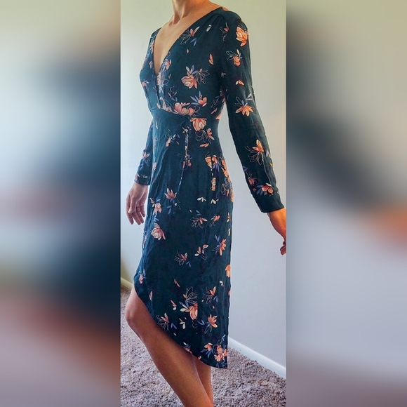 Astr High Low Long Sleeve Dress - Picture 2 of 11